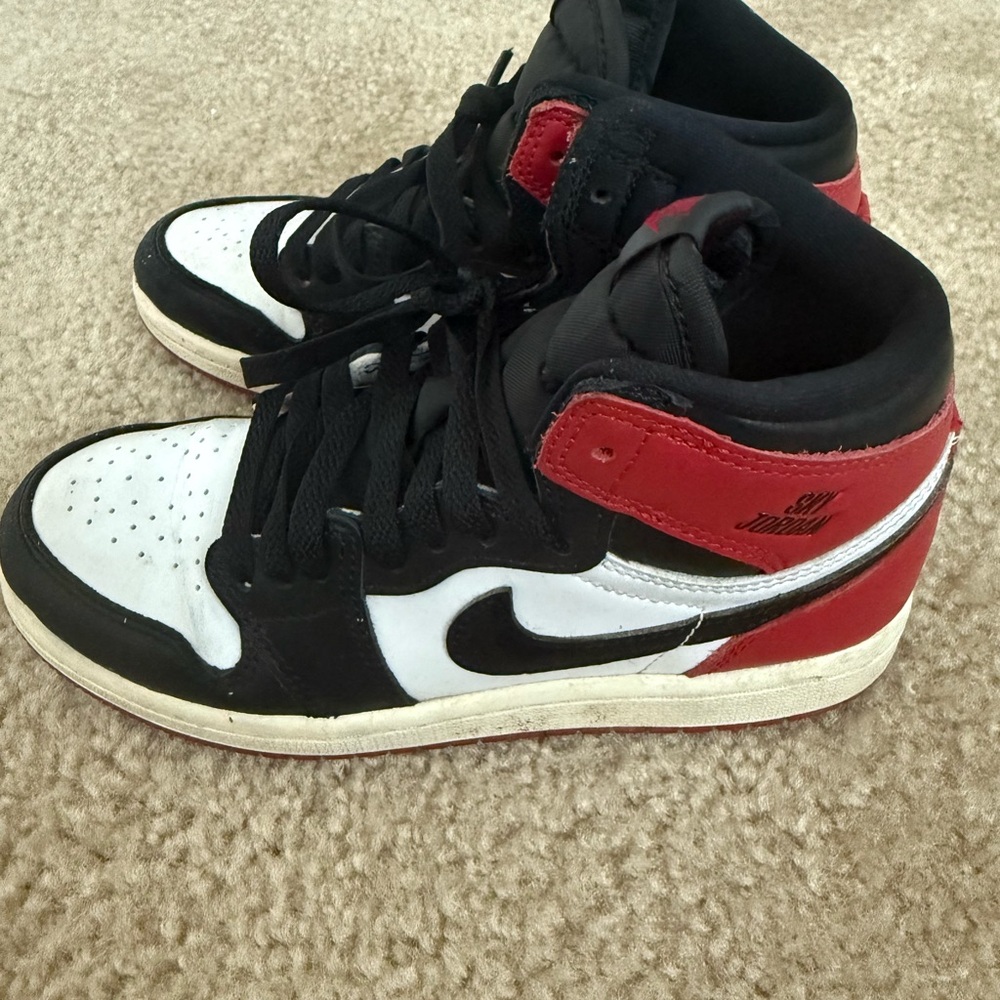 Kids Jordan 1 Nike Black, White & Red High-Top Sneakers